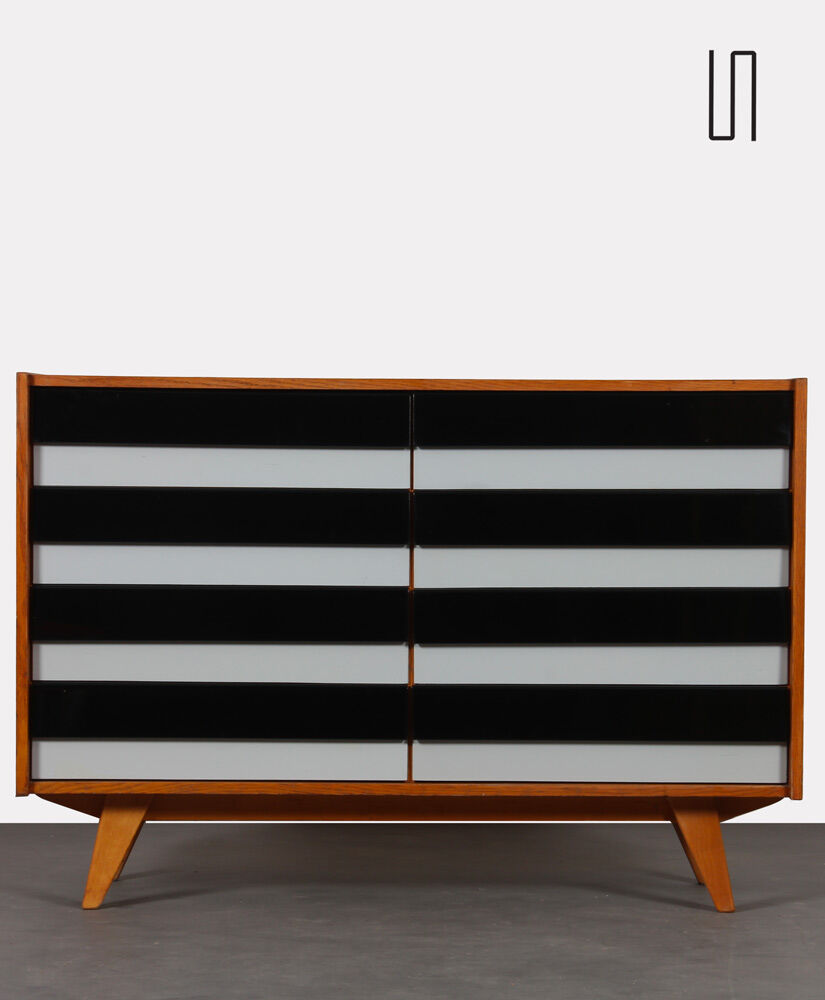 Commode  par Jiri Jiroutek, modèle U-453 datant des années 1960