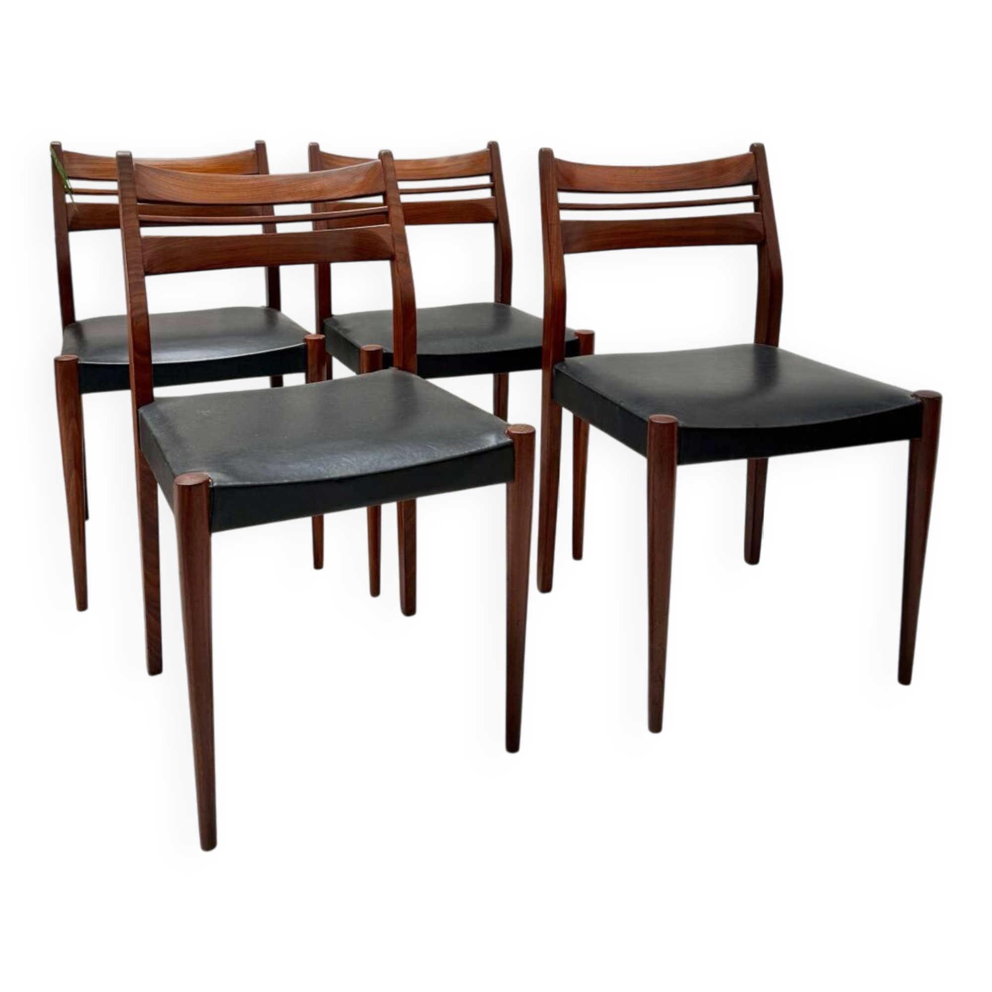 4 chaises scandinaves