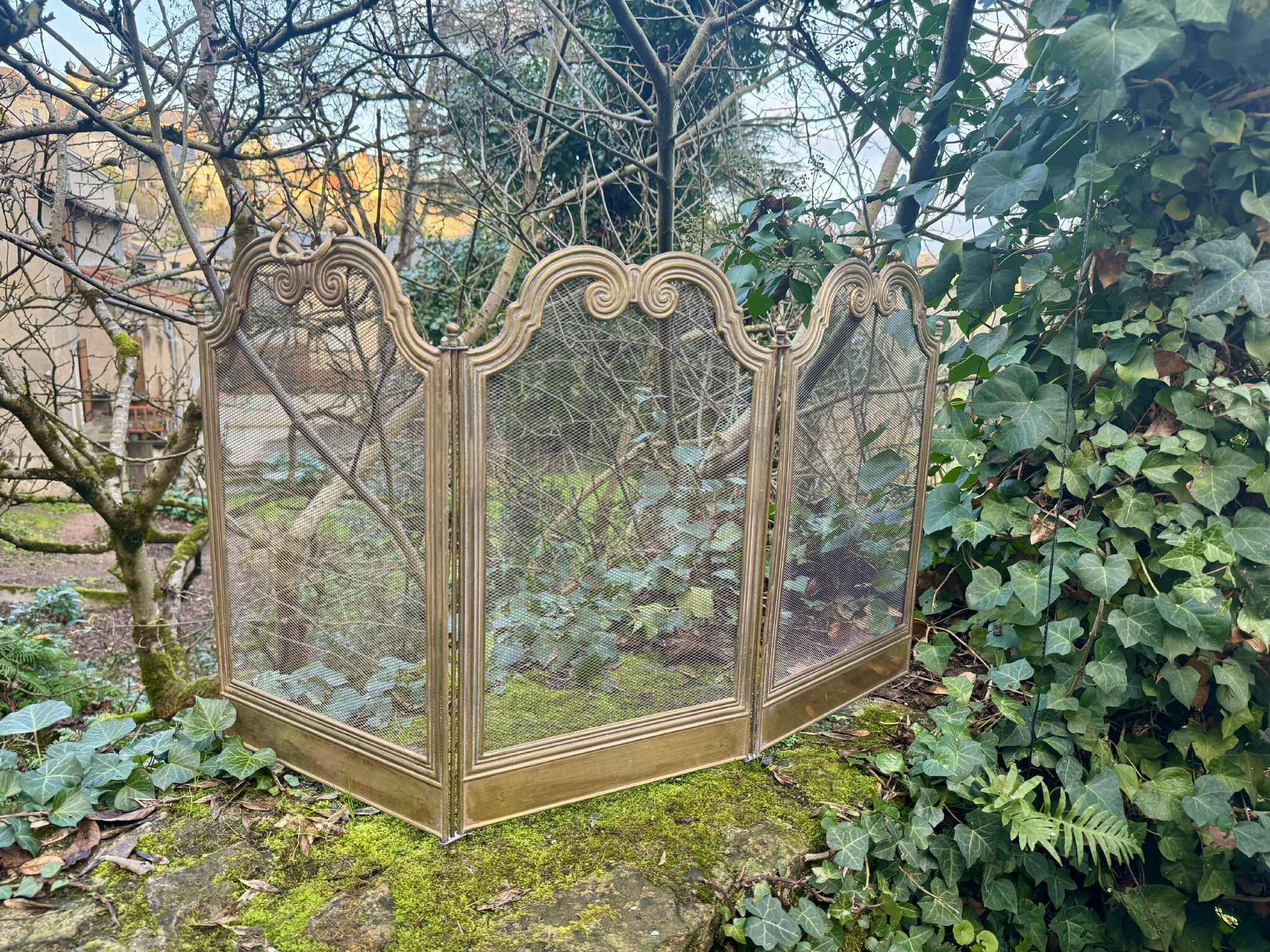 Antique brass fireplace screen