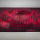 Tapis du Moyen-Orient en laine rouge et bleu tribal, années 1950