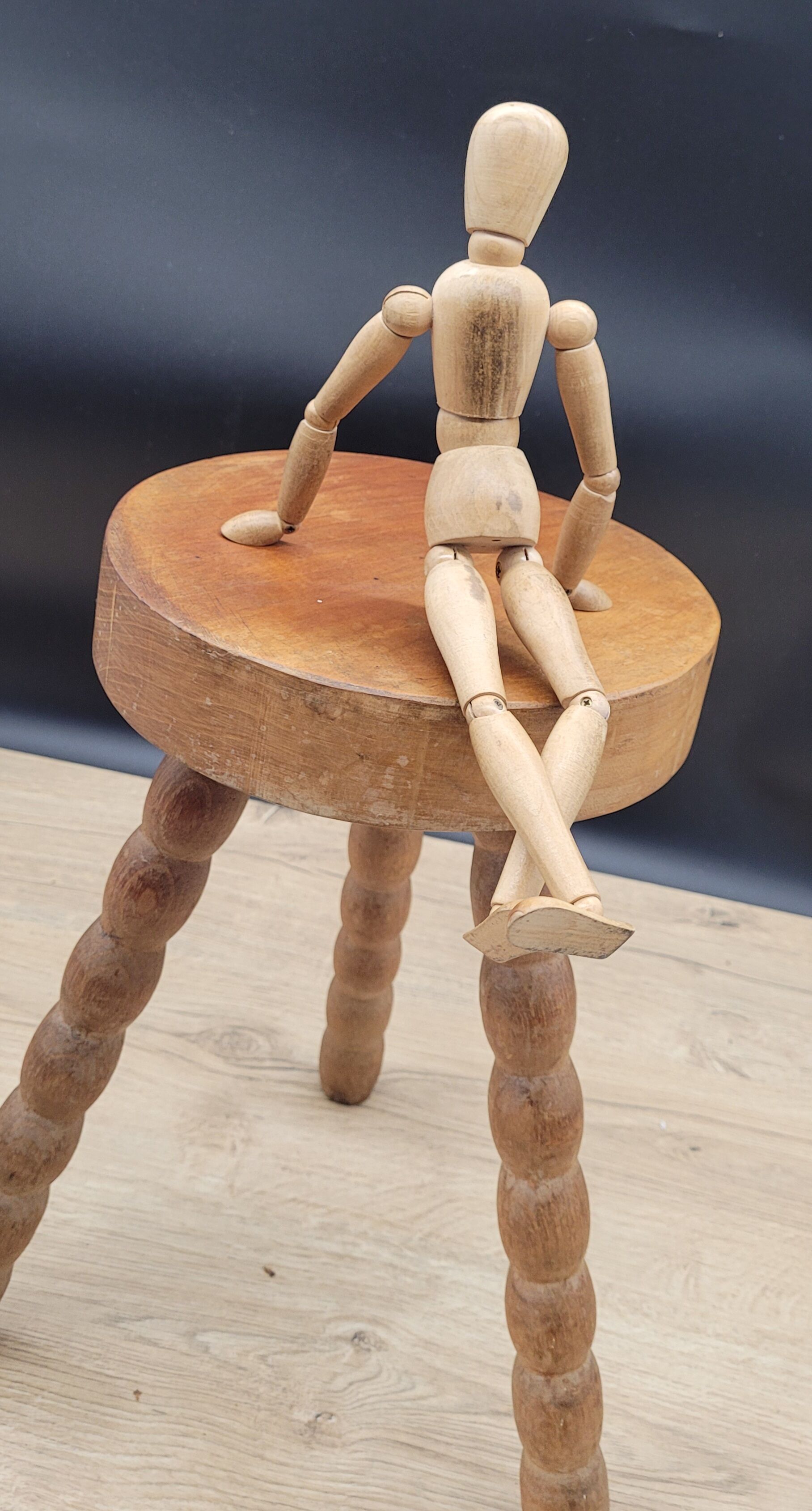 Tripod stool feet balls thick sitting