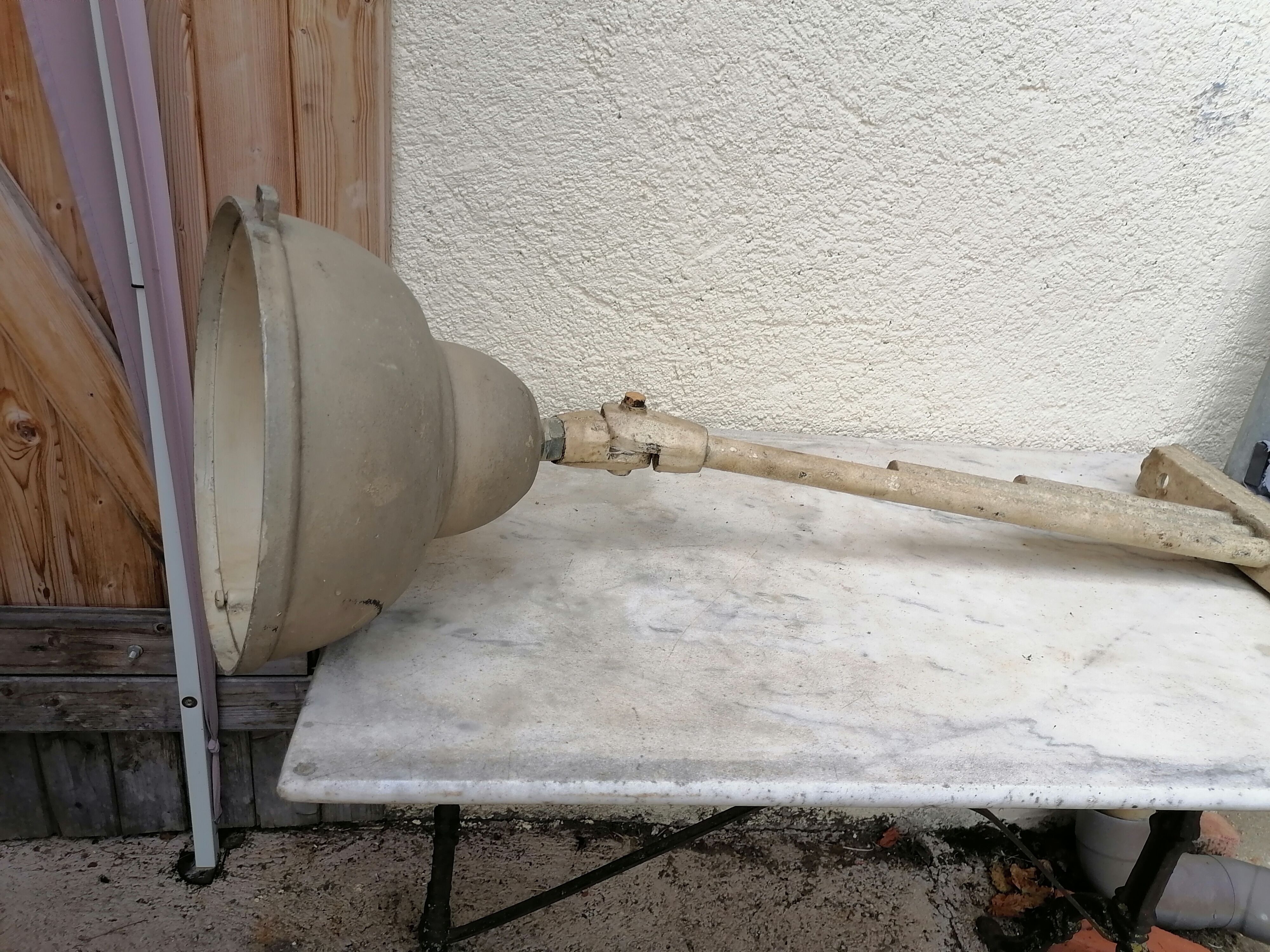 Industrial street lamp 1950 vintage eclatec