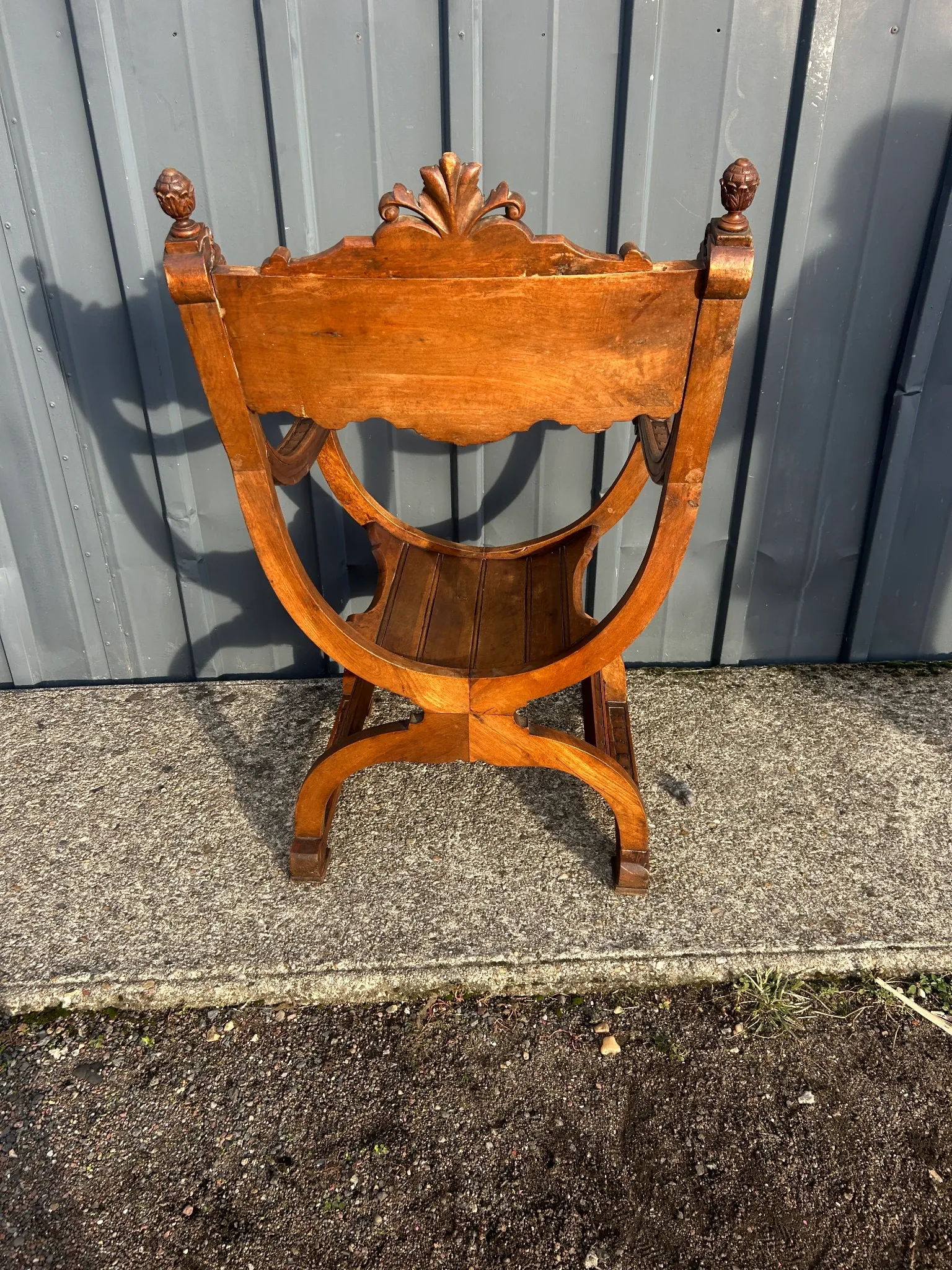 Dagobert armchair, crossed base