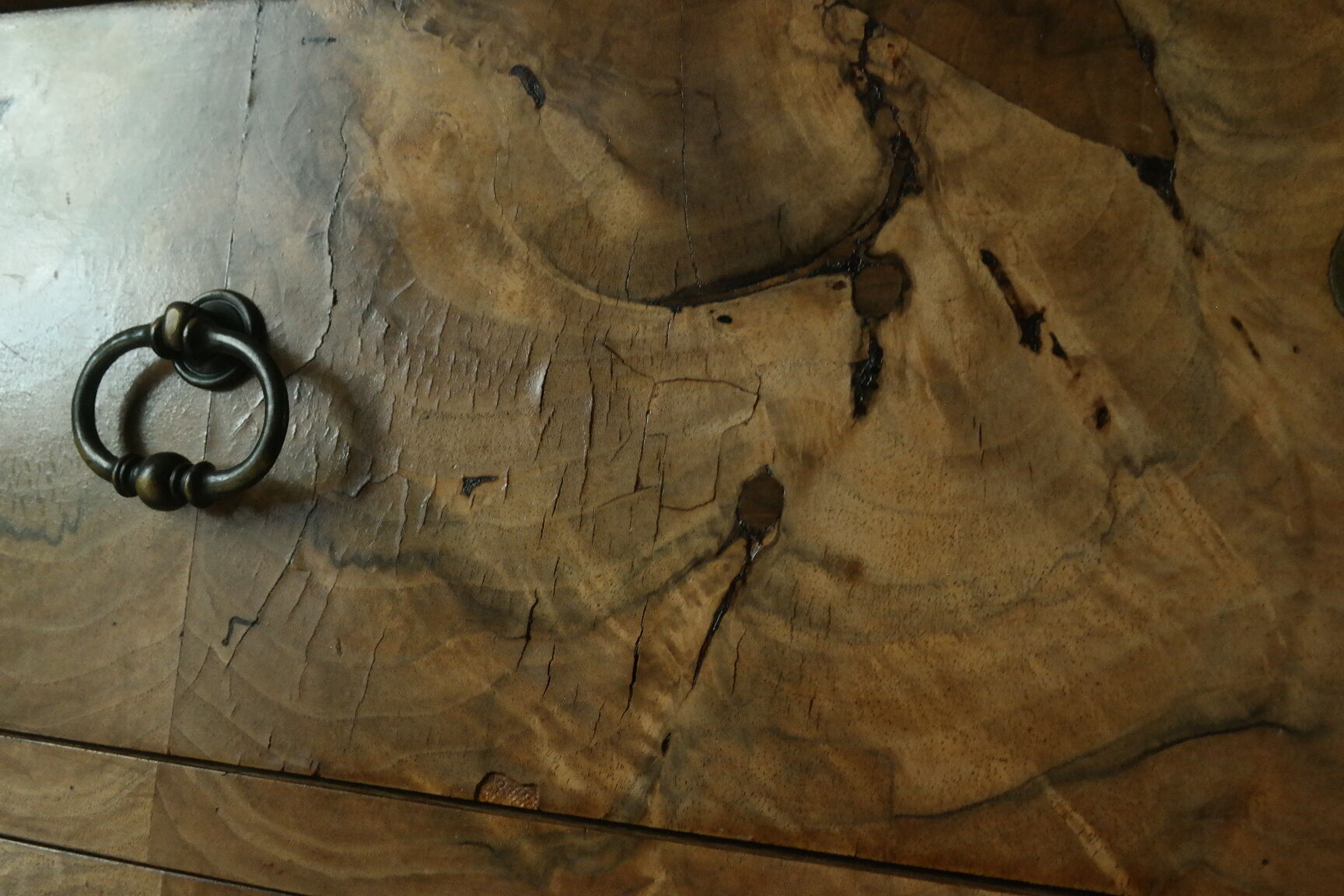 Louis Philippe style chest of drawers in light walnut, 20th century