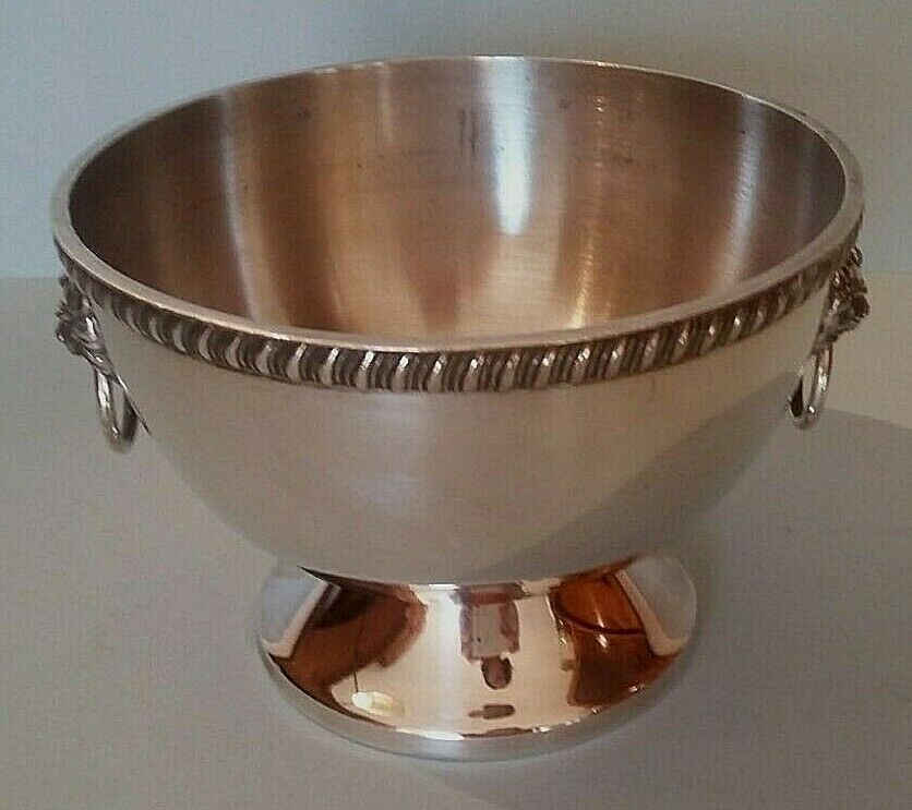 Cut in silver metal english cavalier