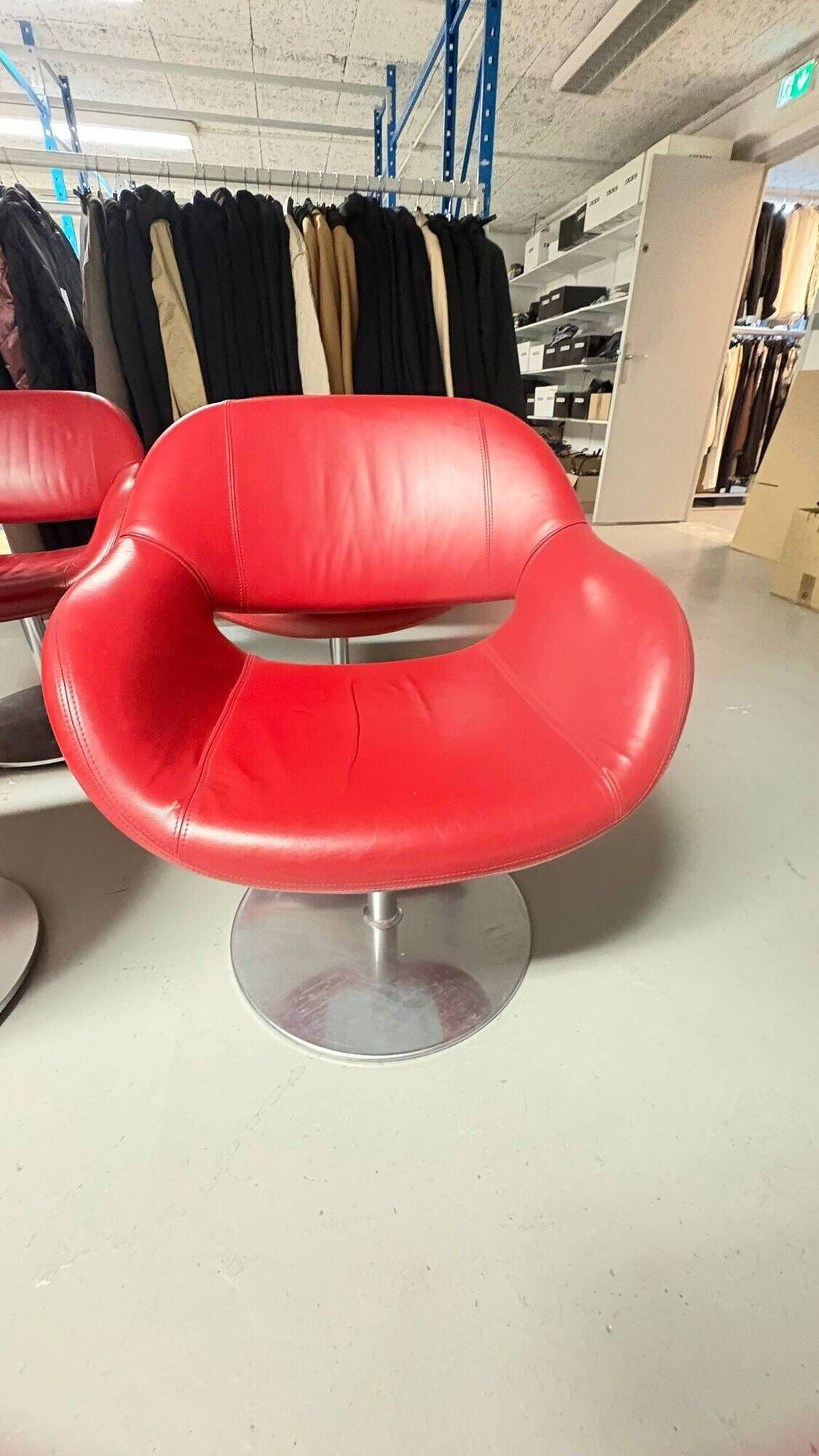 Lot de 4 fauteuils cuir rouge pivotants design contemporain