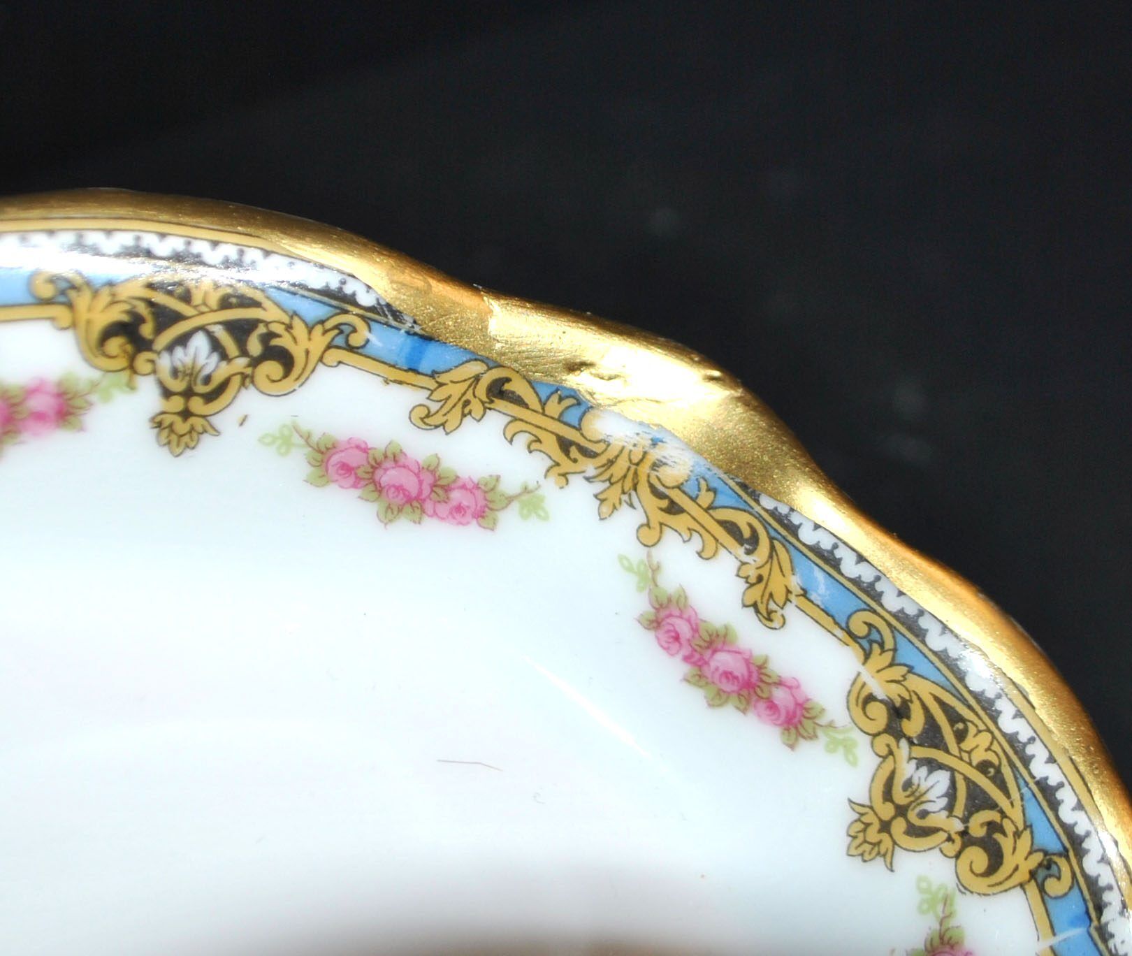 Limoges coupe mendiant polylobé en porcelaine U&C