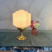 Lampe art déco années 30 avec globe en opaline fleur rose