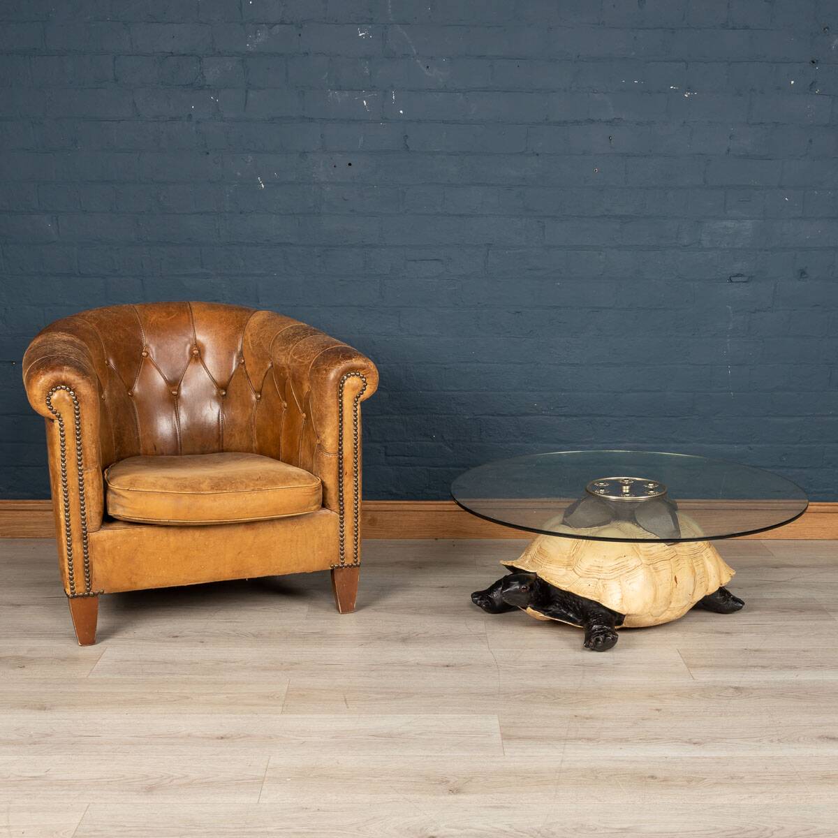 TABLE BASSE INUSITÉE EN FORME DE TORTUE PAR ANTHONY REDMILE, LONDRES
