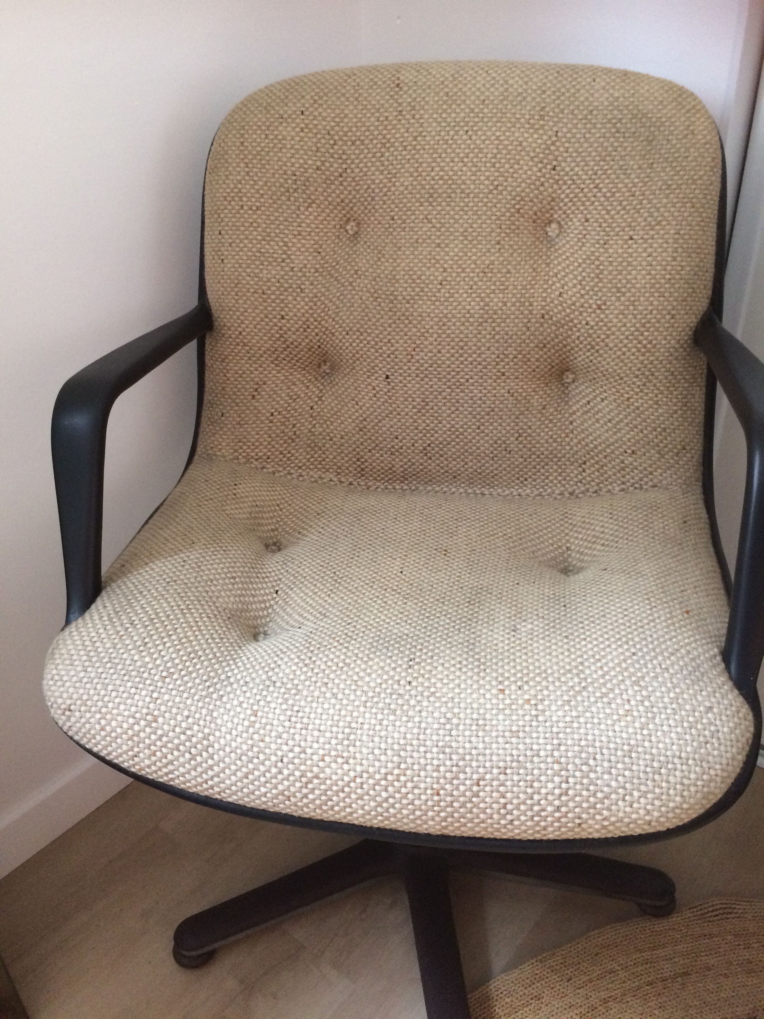 Lot of three armchairs stafor