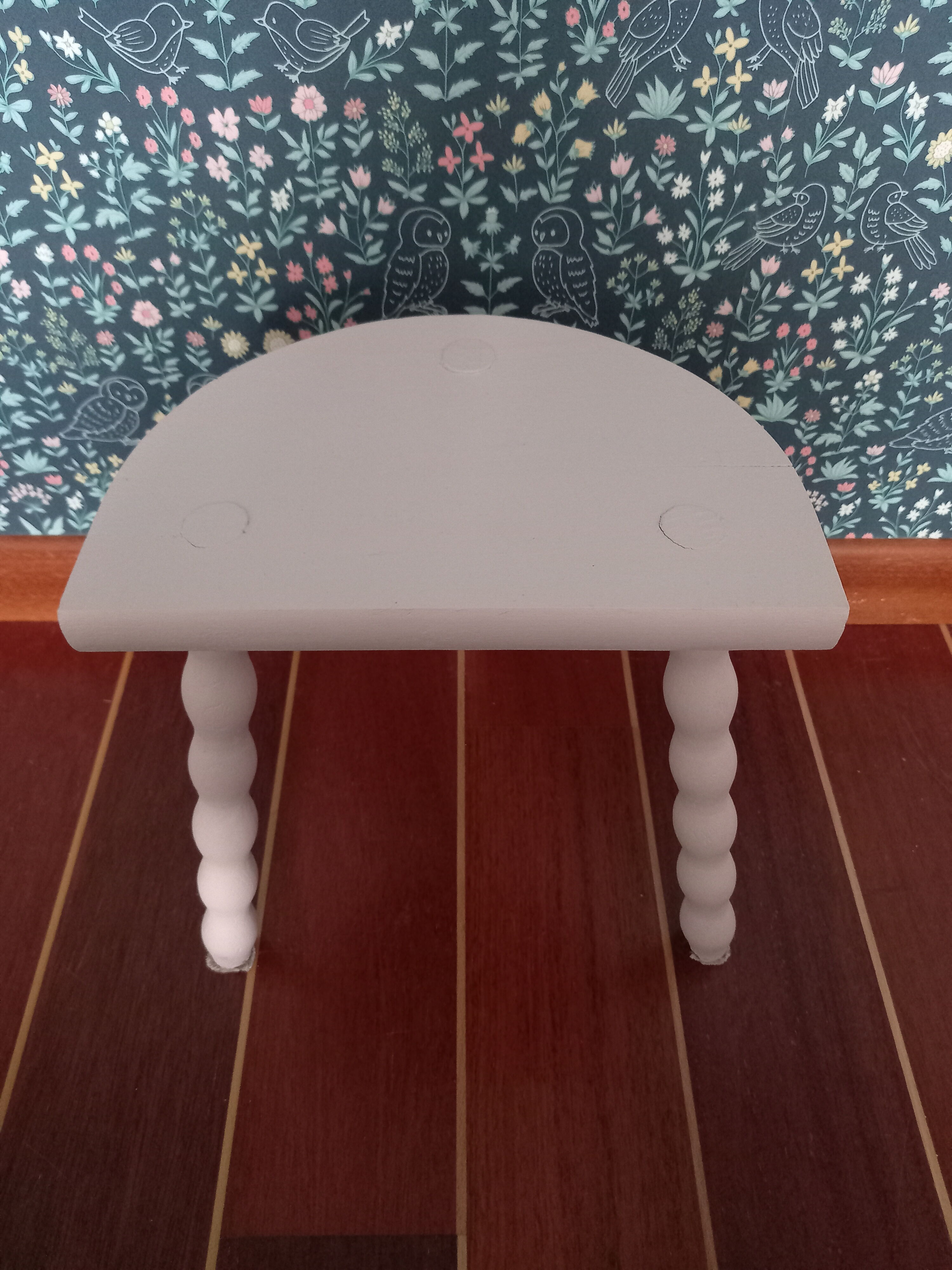 Tripod tabouret