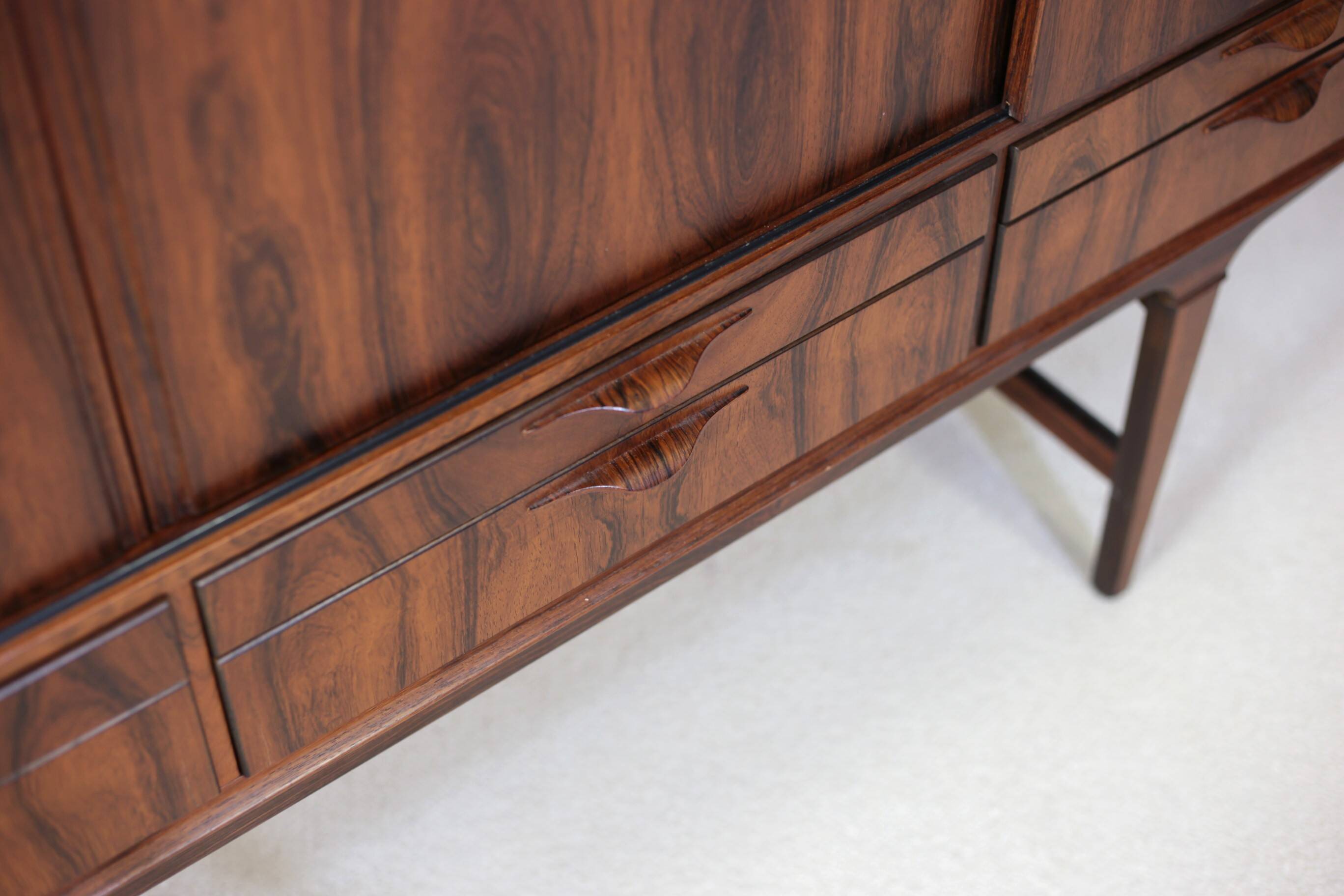 High enfilade in rosewood