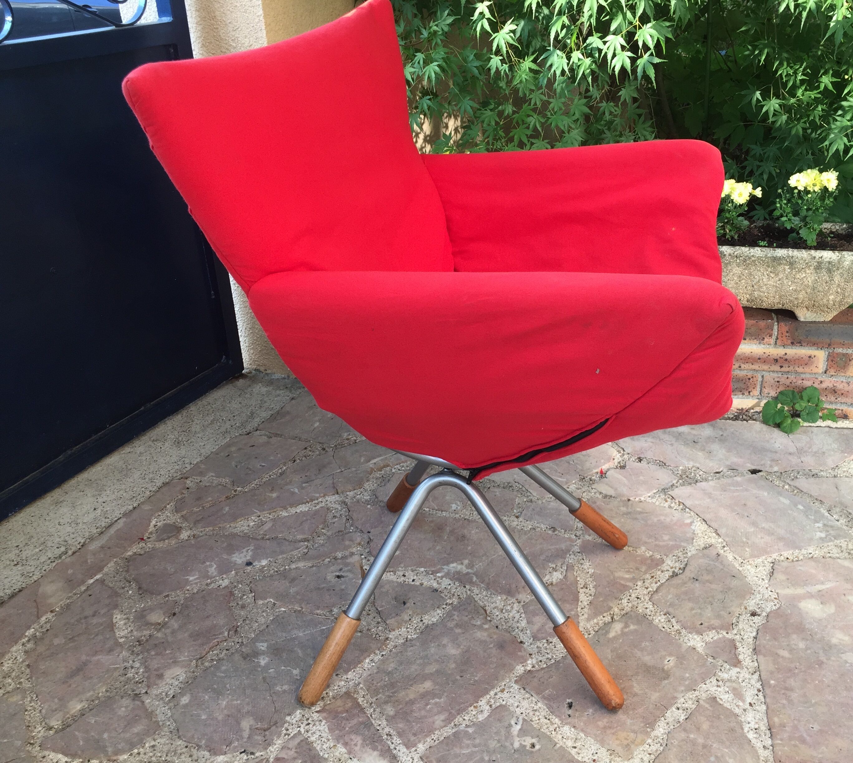 Pair of folding armchairs