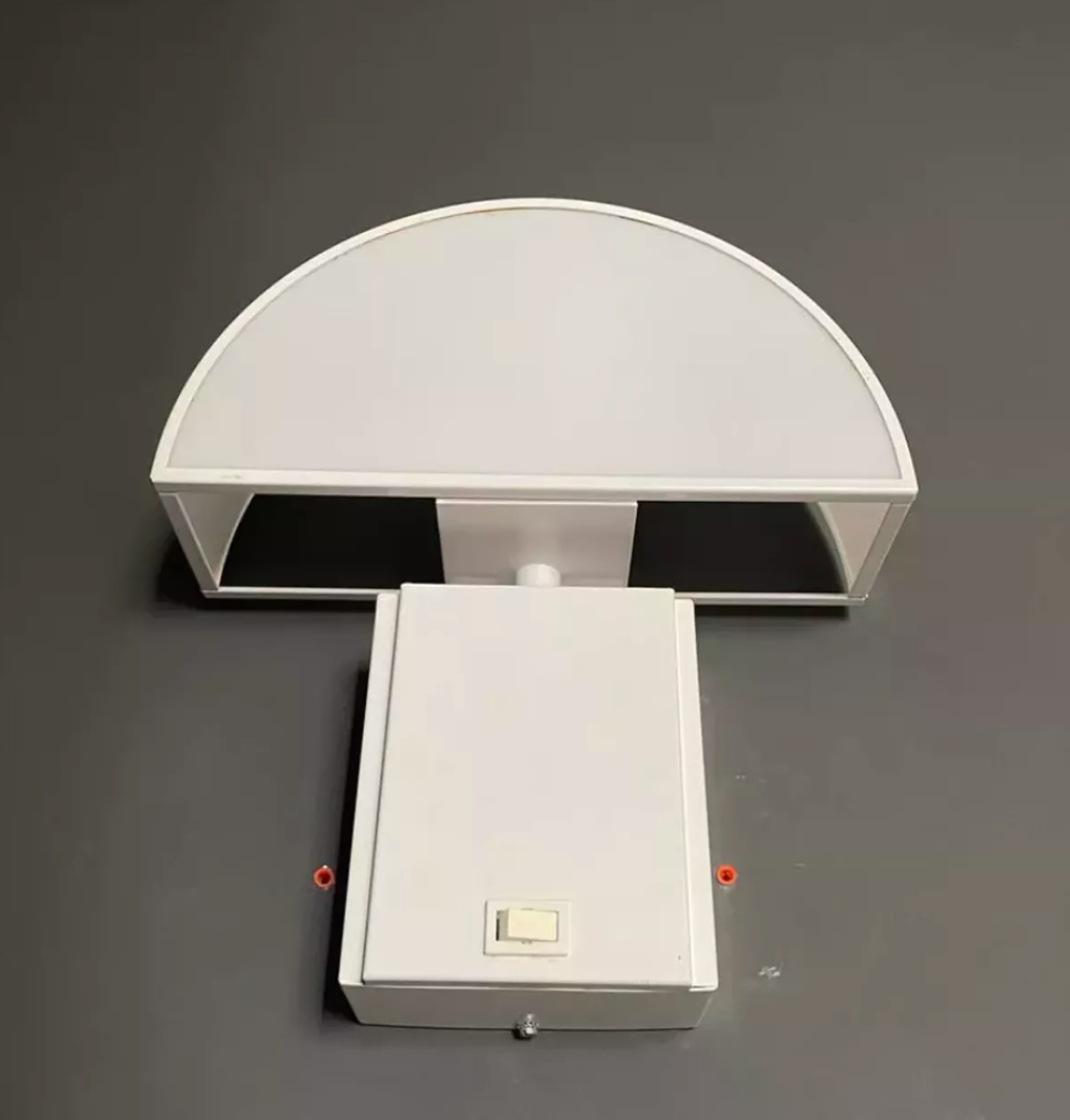 Applique Guzzini "Olympe", métal laqué blanc, Italie 1970