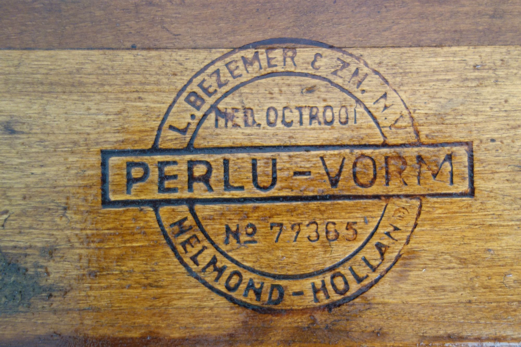 Old Perlu Vorm beech cigar mold or press, Holland circa 1950