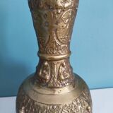 Jolie paire de vases asiatiques anciens en bronze