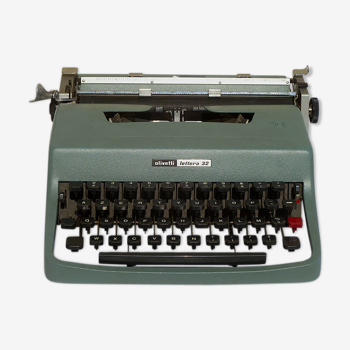 Typewriter, olivetti lettera 32