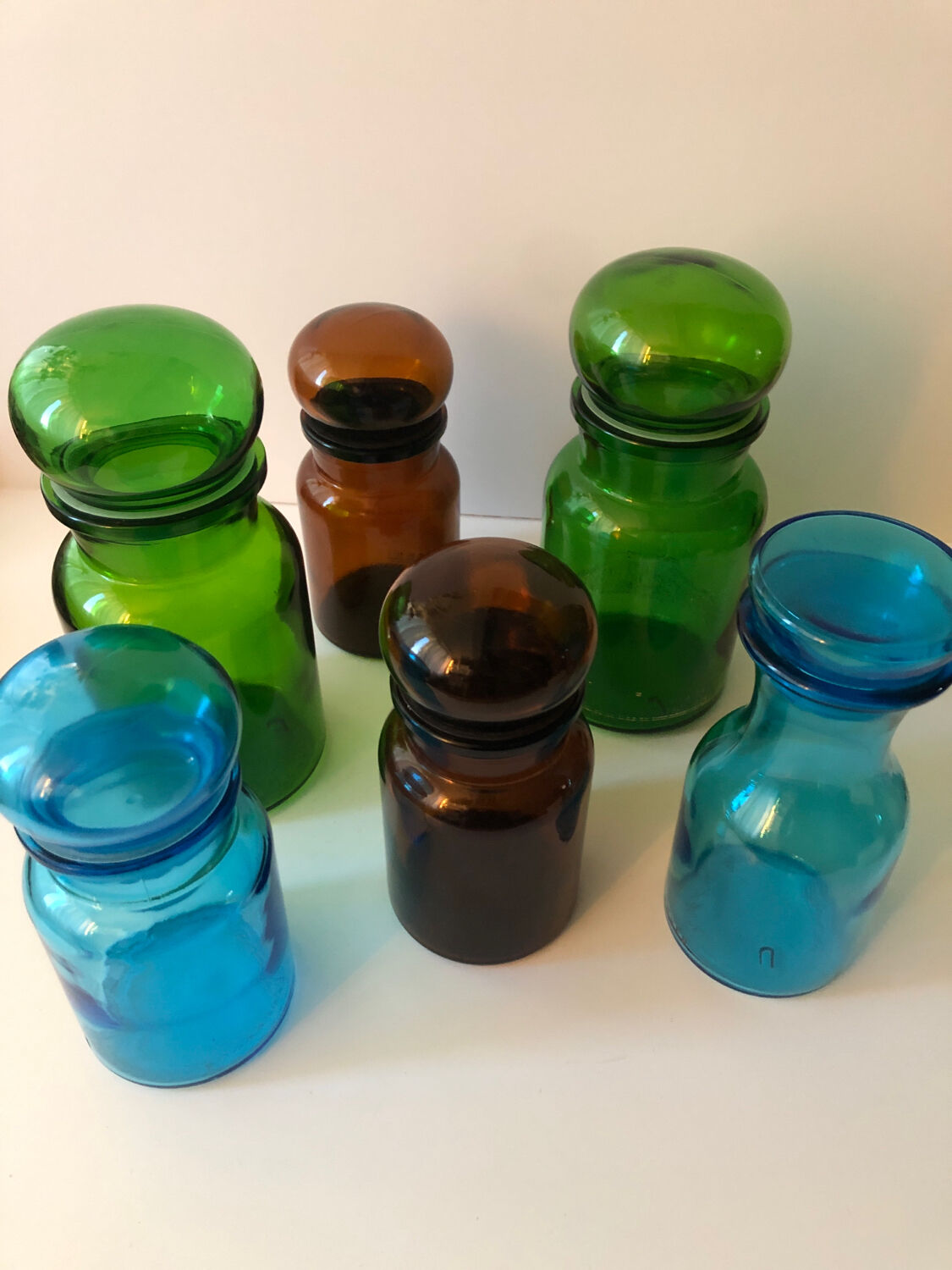 6 vintage colorful jars