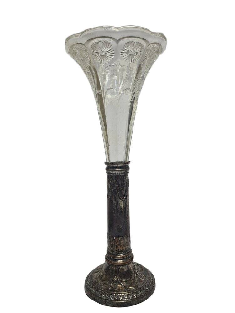 Art Nouveau French flute vase, 1900s