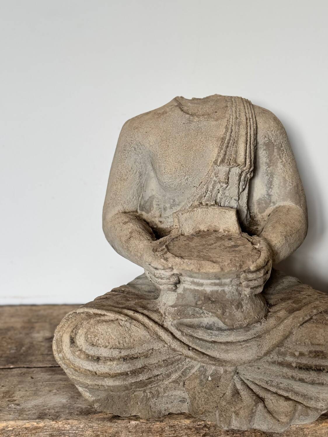 Bouddha acéphale en pierre XXe