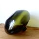 Petit vase boule en verre fait main vert foncé