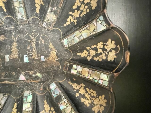Empty basket pocket Napoleon III wood inlaid with mother-of-pearl.