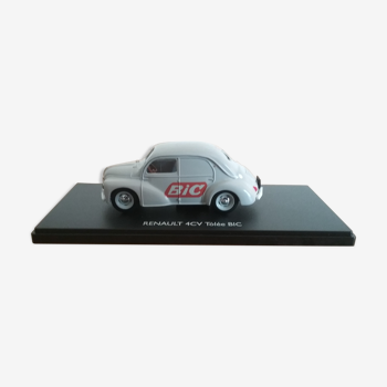 Renault  4CV tolee Bic