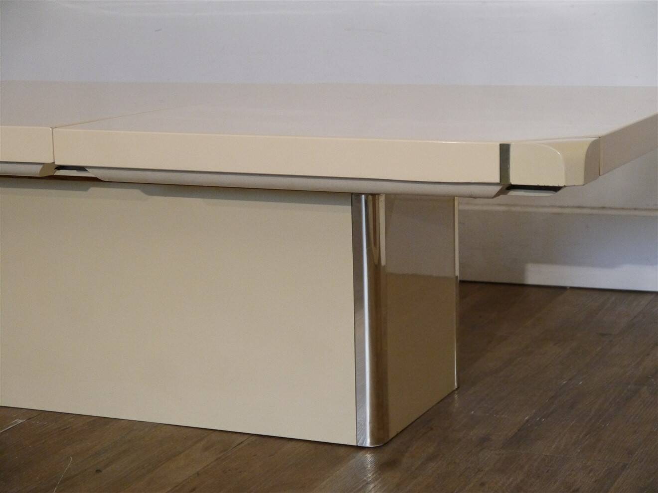 1970s lacquered lift-top coffee table