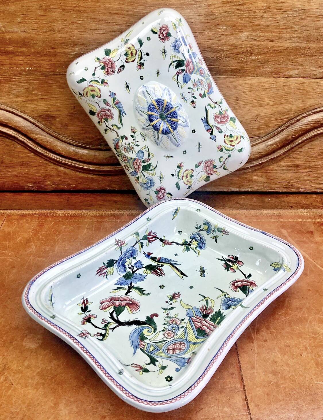 Ancien plat couvert faïence Gien modèle corne d’abondance XIX