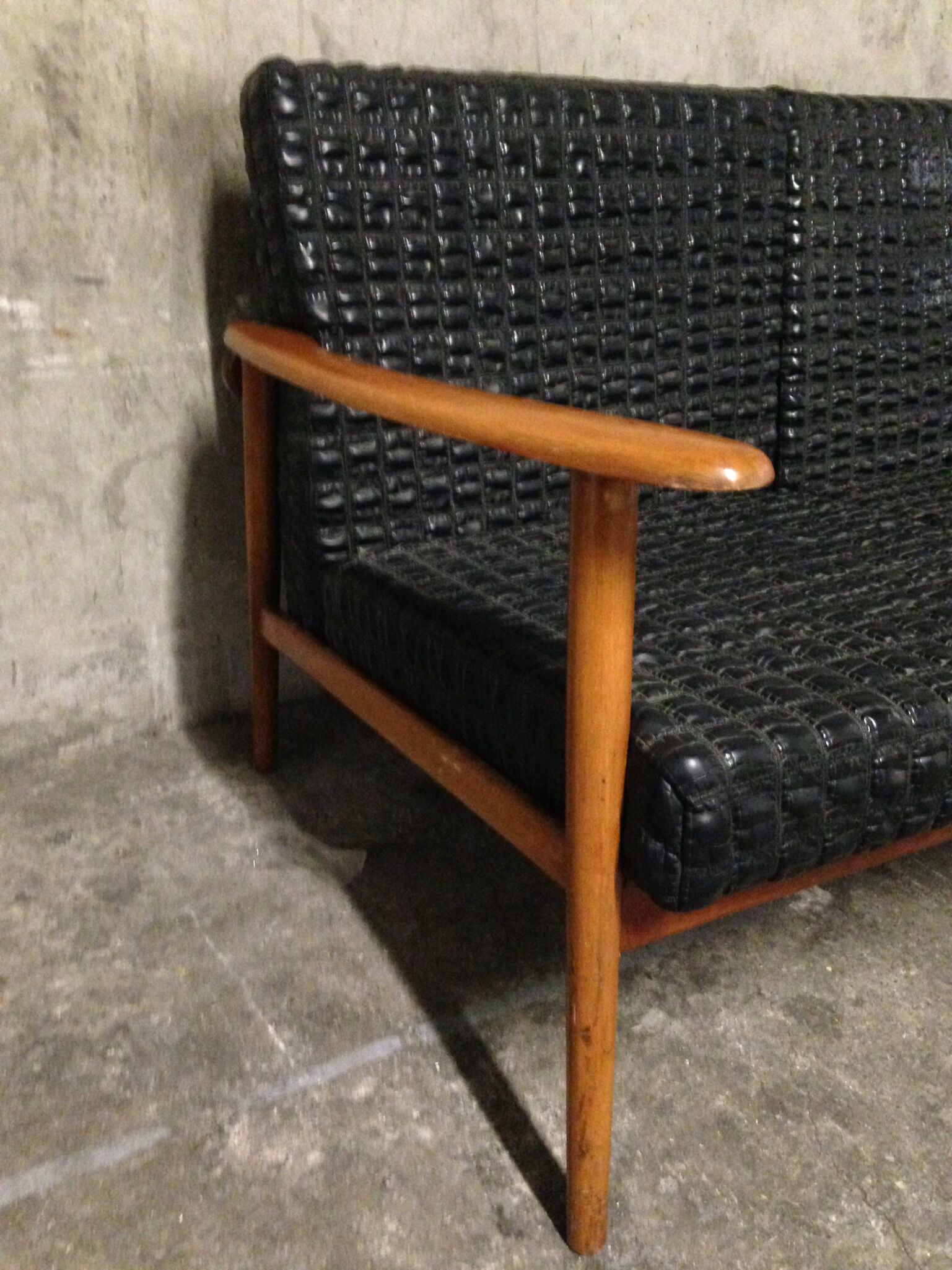 Canapé scandinave 1960 en cuir et bois