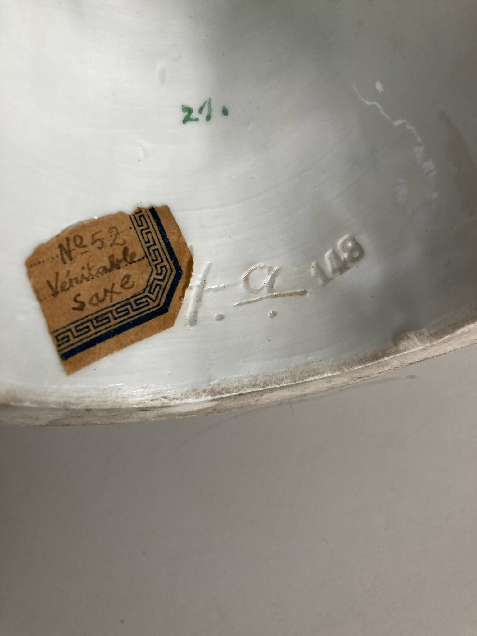 Perroquet en porcelaine de Saxe 19e signée
