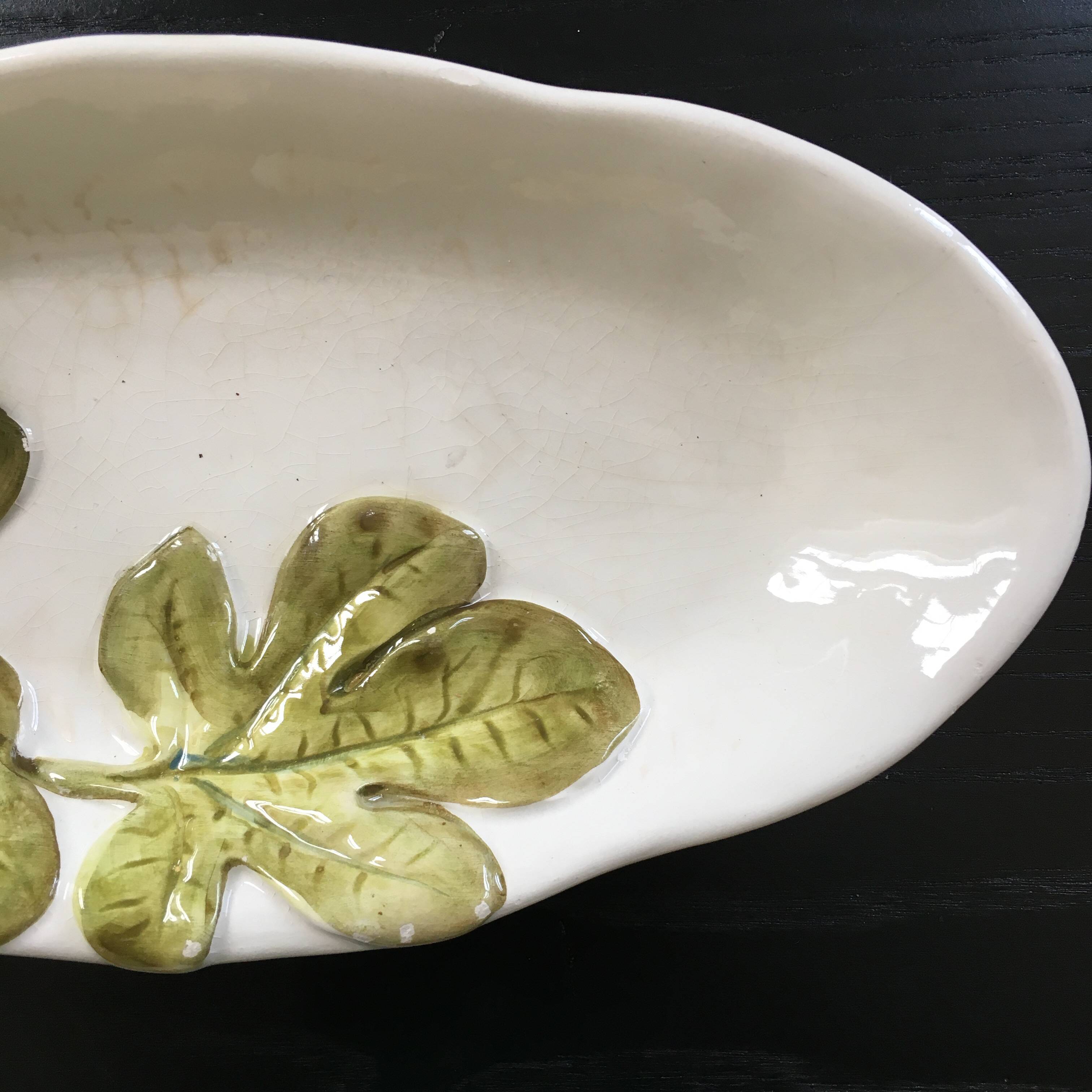 Oval dish with fig decoration