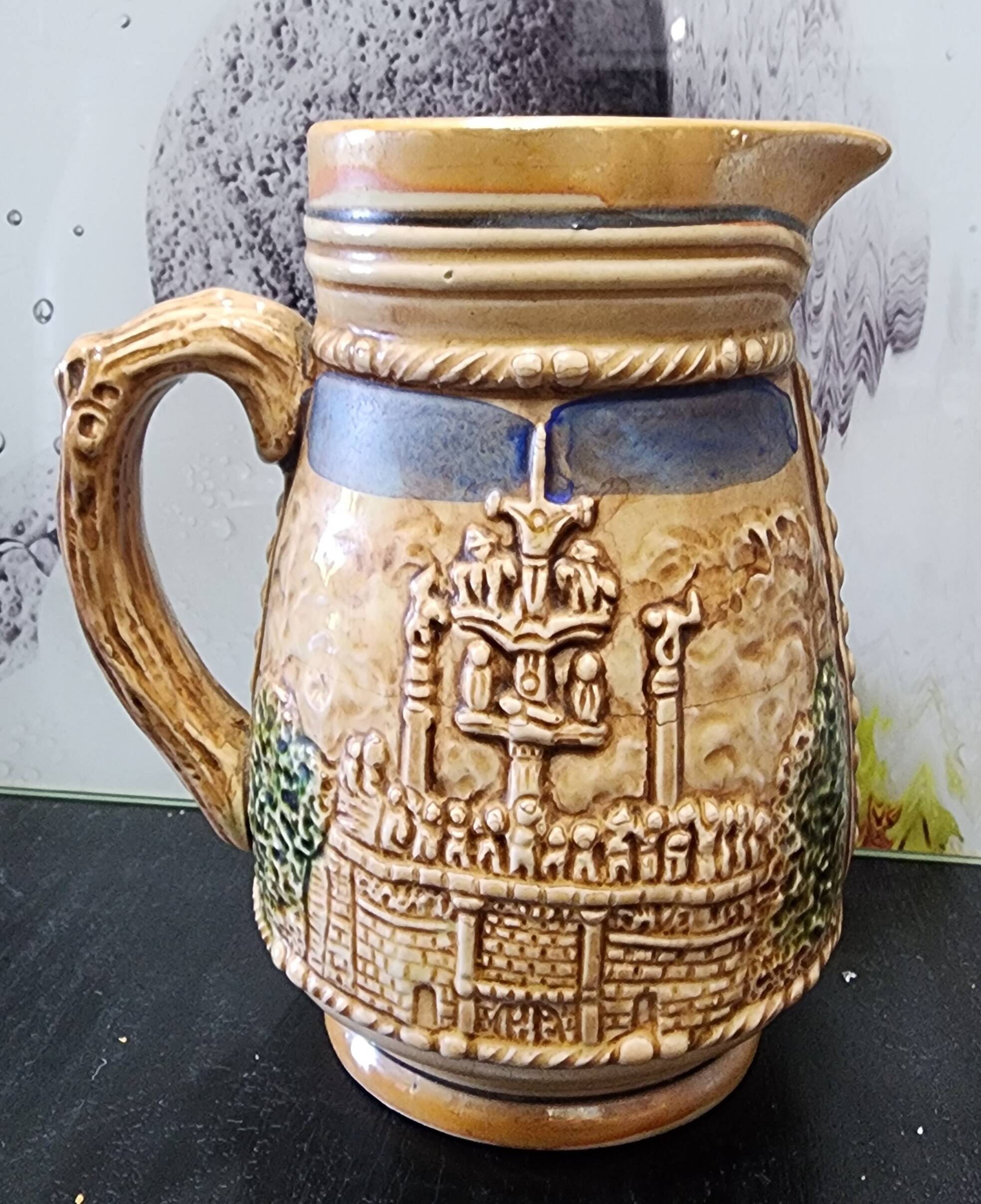Jug / mug / vintage ceramic beer relief Breton musicians nem japa