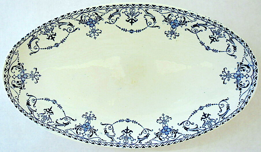 Service of luneville earthenware dishes