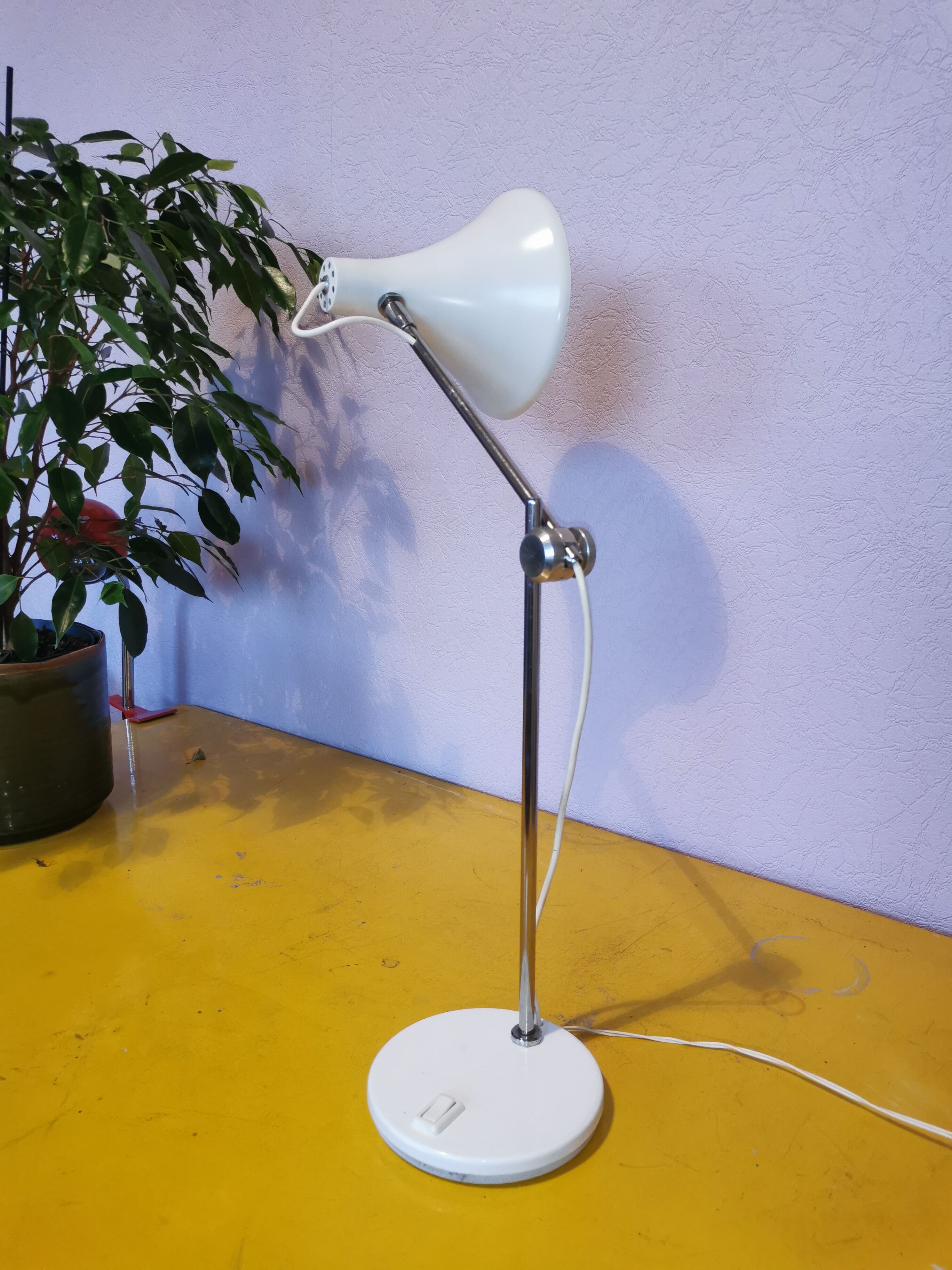 Articulated lamp in white lacquered steel and chrome, 1970.