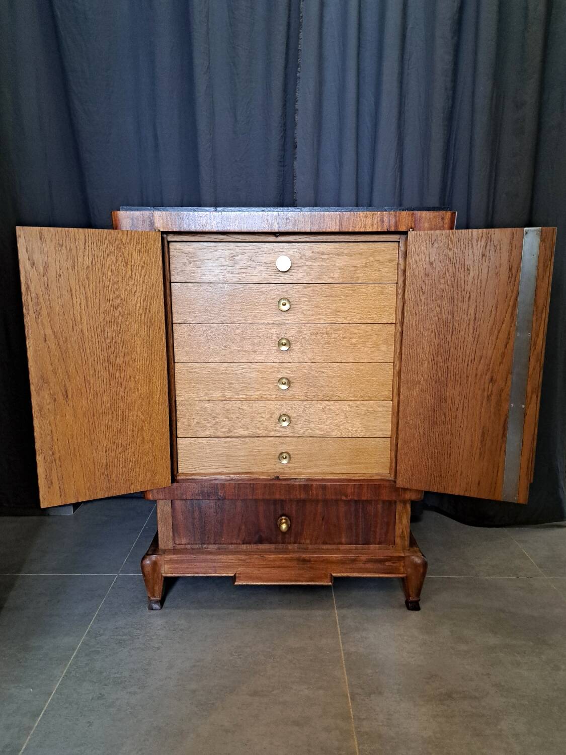 Art Deco marquetry household furniture