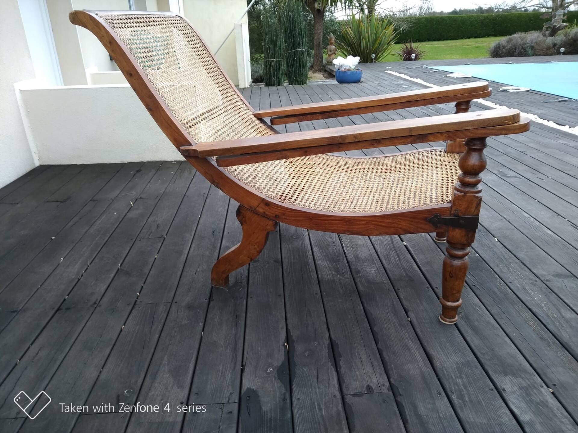 Colonial armchair