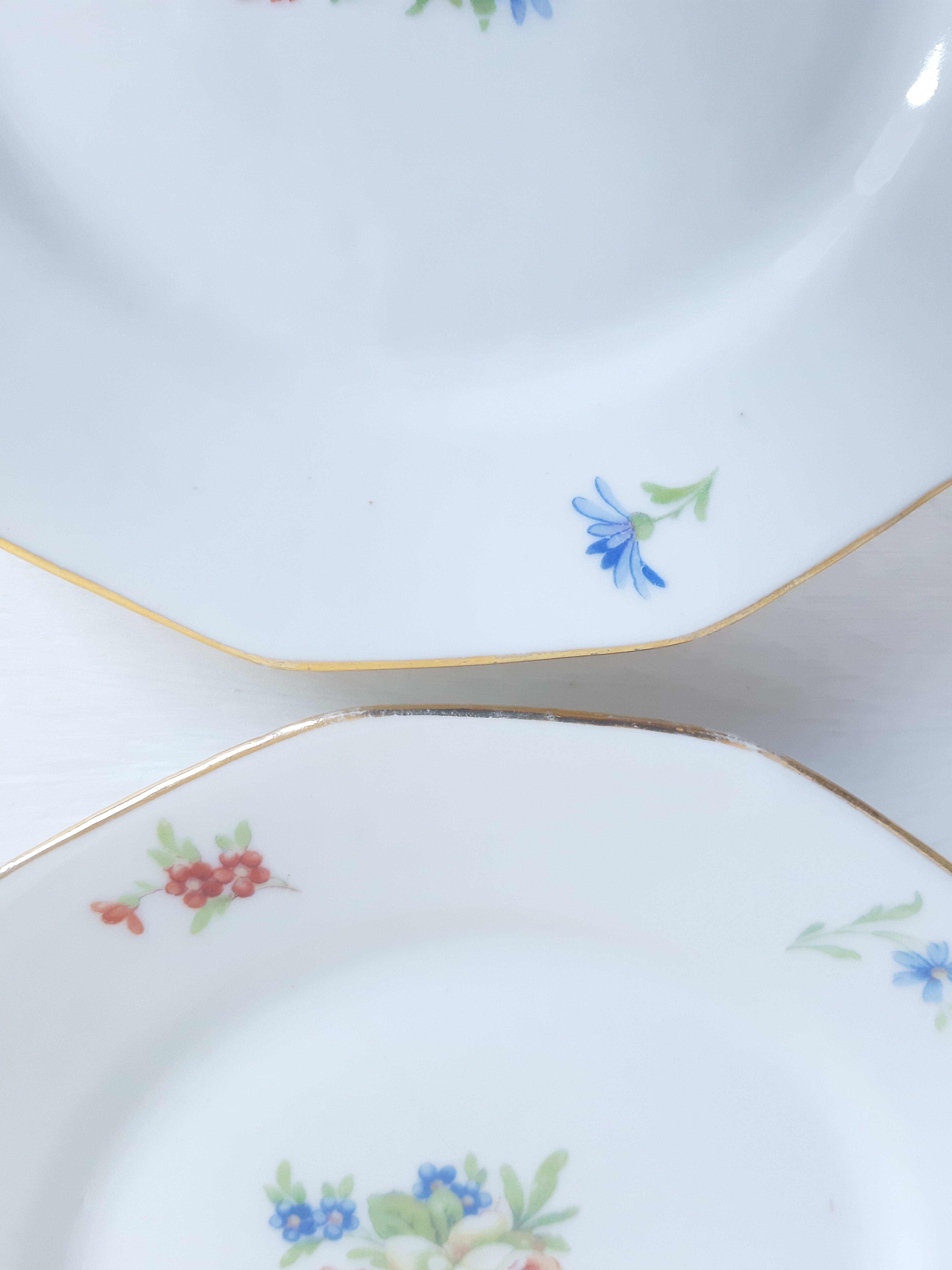 4 assiettes à dessert