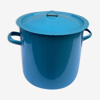 Old Blue Enamelled Pot
