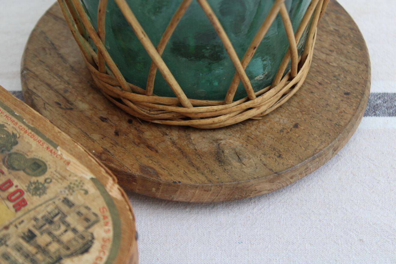 Glass and wicker demijohn