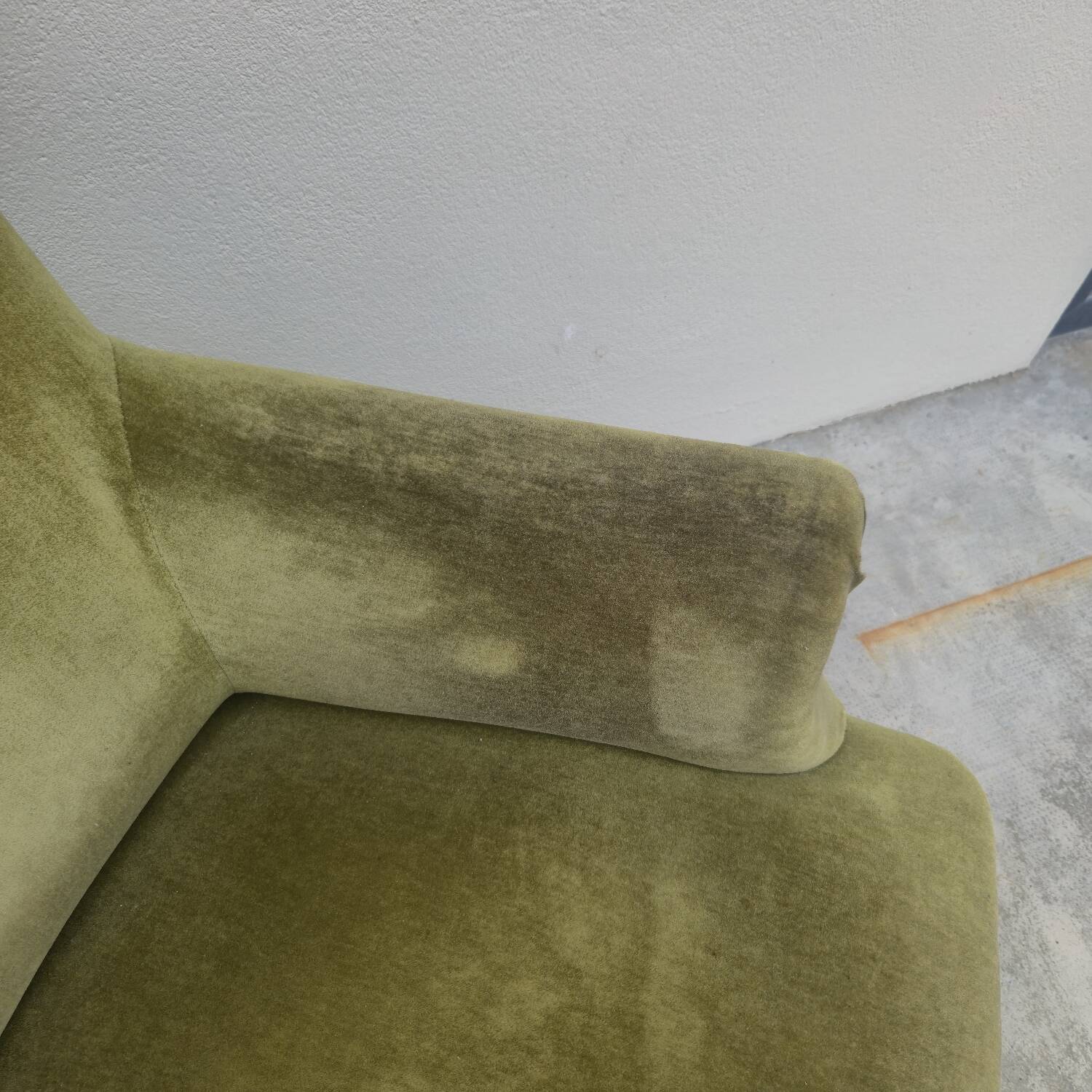 Napoleon III period velvet toad armchair, 19th century