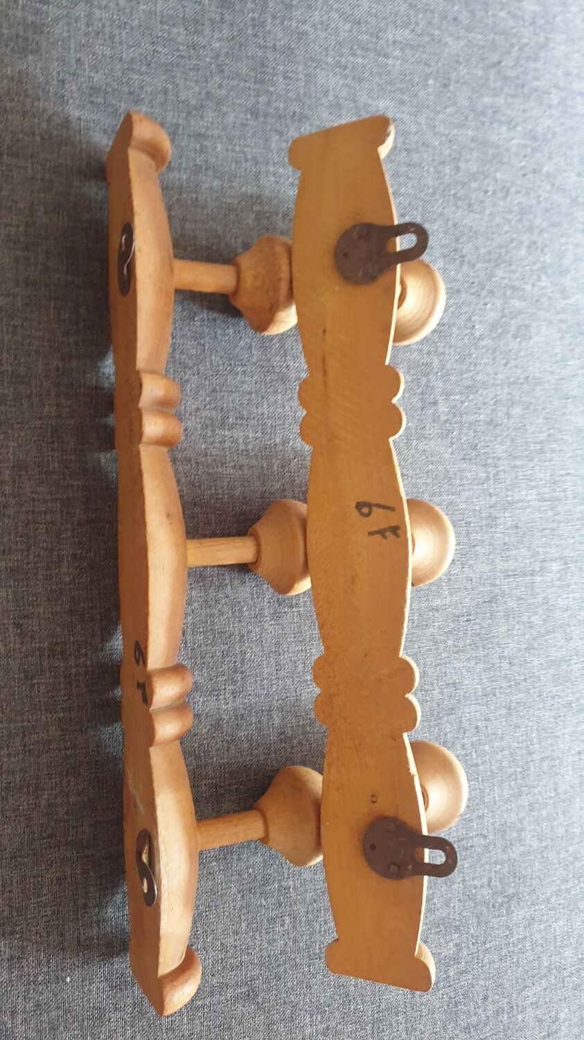 Lot vintage wall coat rack
