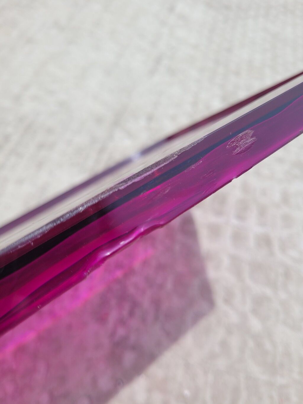 Plateau Kartell Dune rose par Mario Bellini
