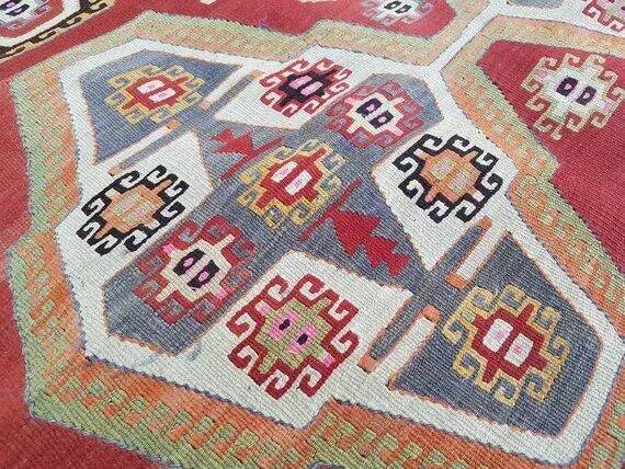 Vintage Turkish kilim, handwoven, 140x191 cm.