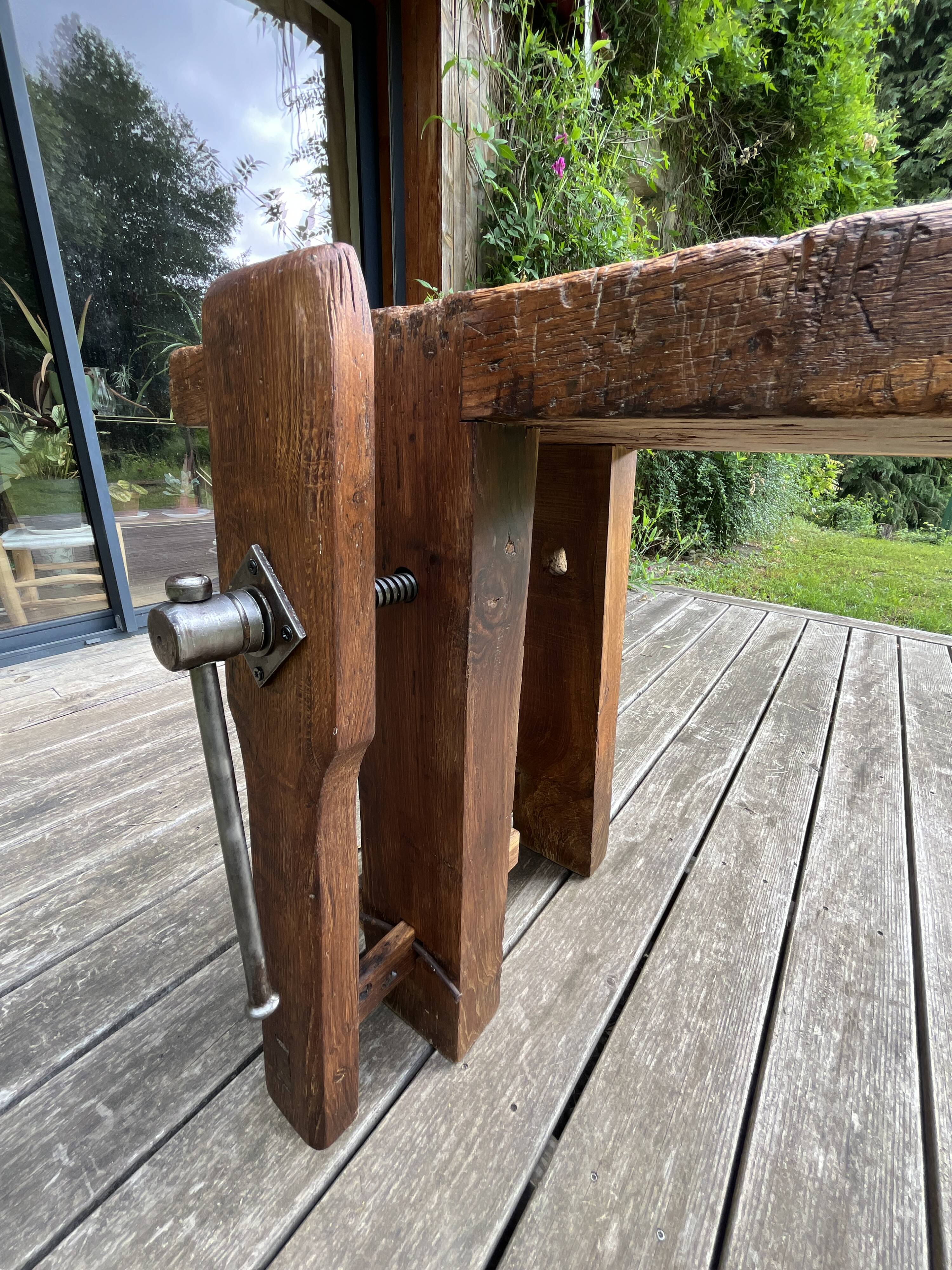 Restored antique carpenter's workbench in solid oak - 245 cm