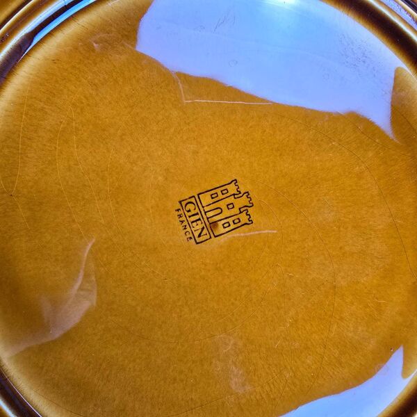 6 assiettes à asperges en faïence Gien – émail brun-miel