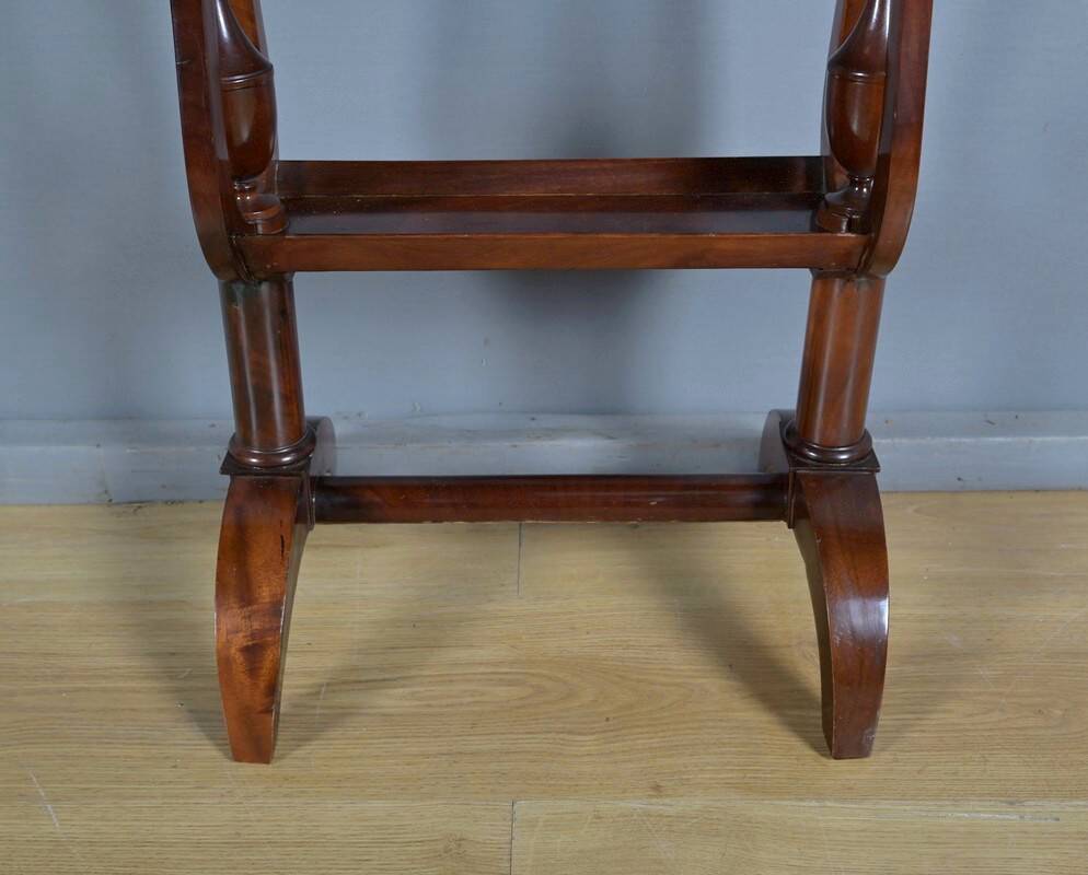 Mahogany burl catch-all table, Empire period – early 19th century