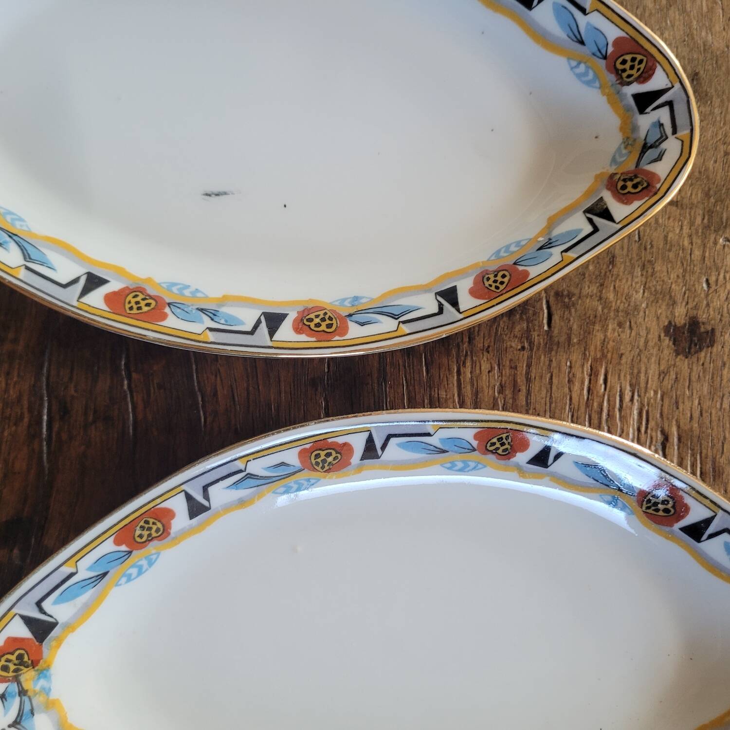 Pair of Art Deco dishes MLV France