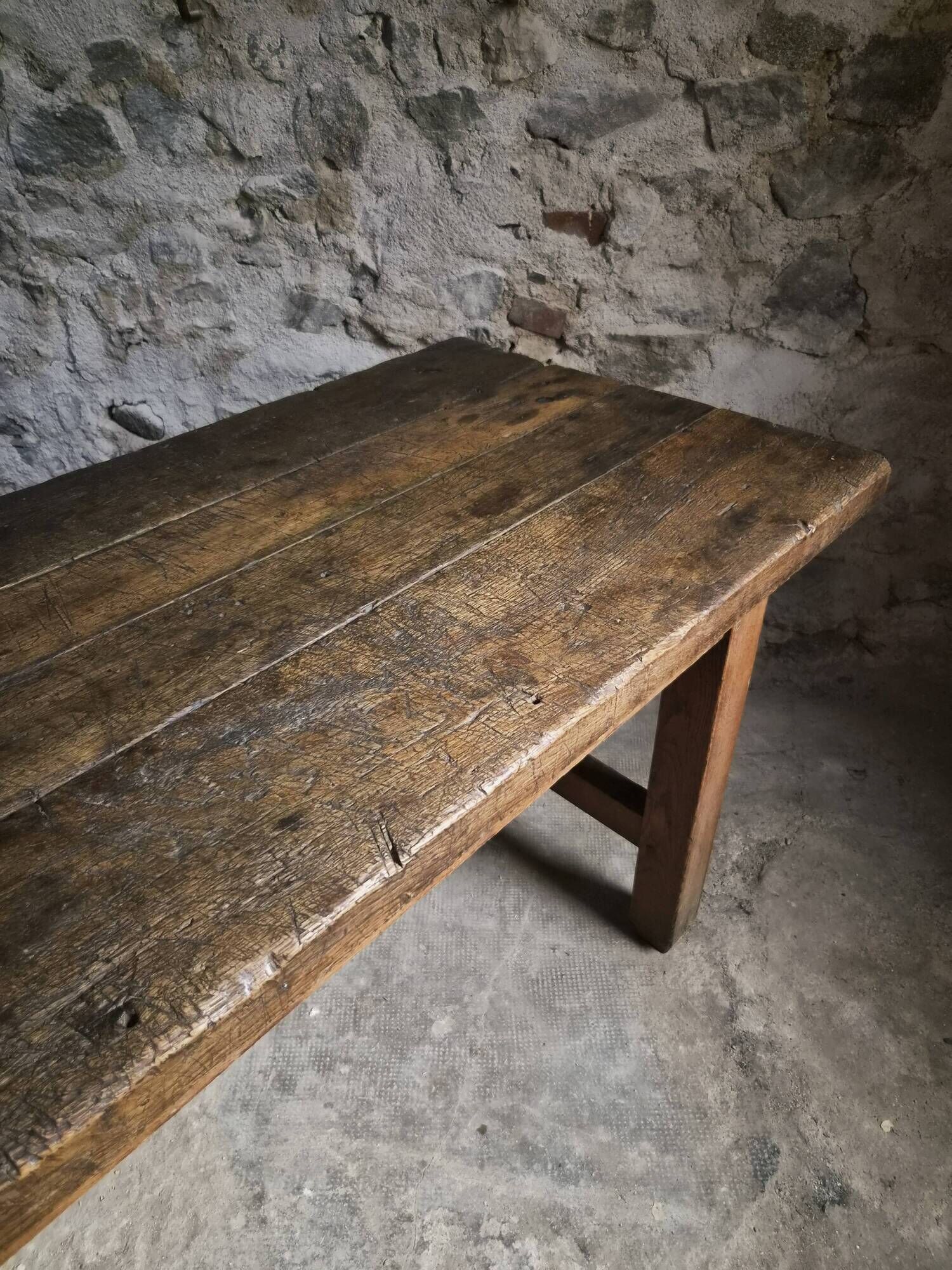 Dining table / antique work table in oak from France, 1750–1850