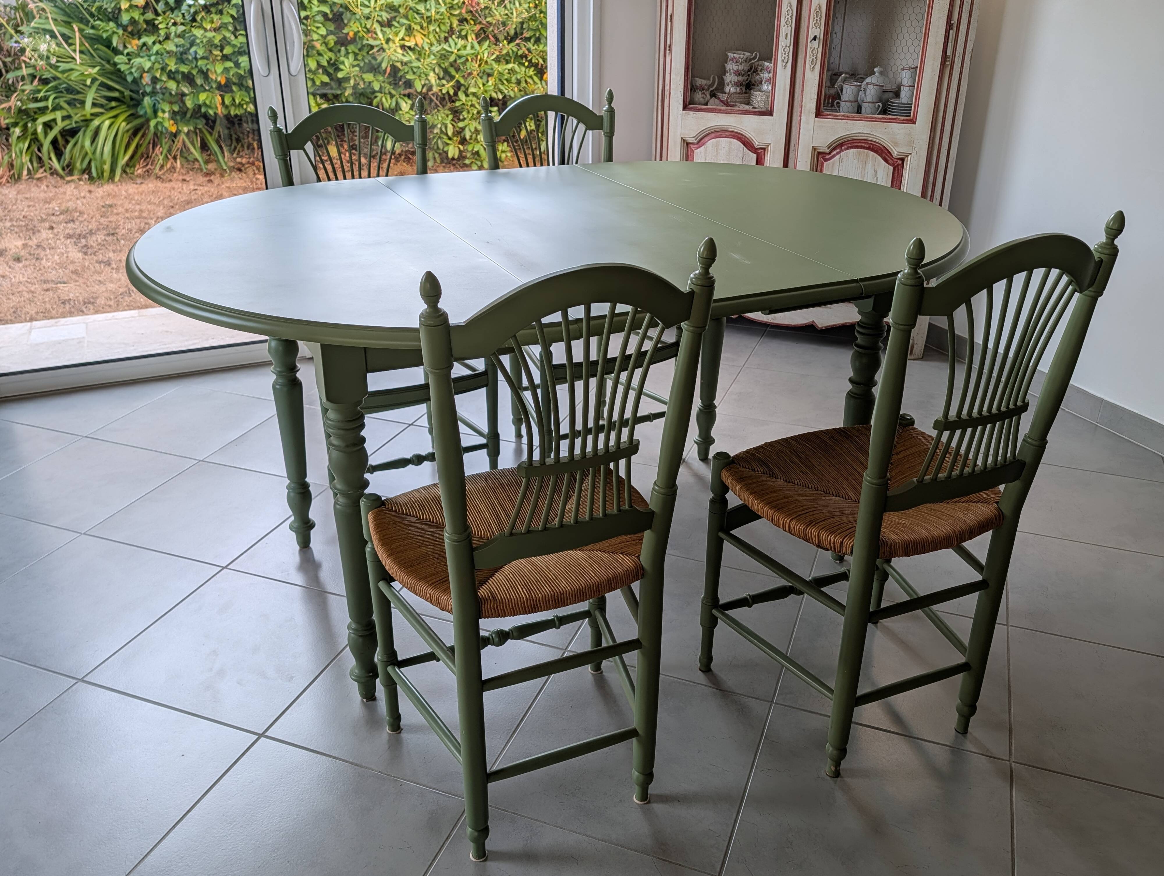 wooden table brand "Un Jardin en Plus", model Giverny
